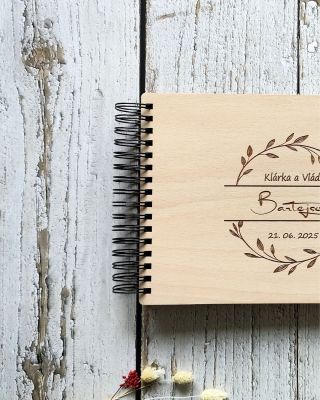 Čeká tě velký den? 💍Zachyť ty jedinečné momenty do alba s vlastním gravírováním. Máme designy, které se ti budou určitě...